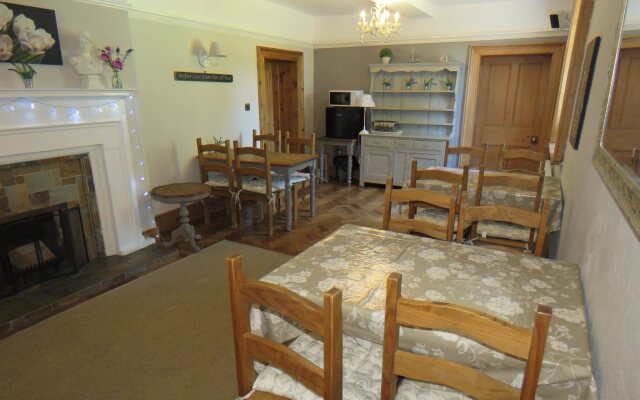 Little Mollington Hall