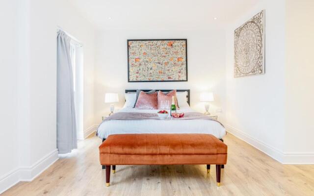 Bright & Spacious 4beds home - Kensington High Street-Olympia