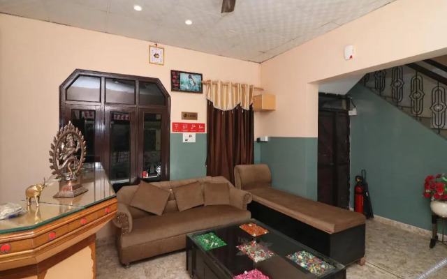 Rudraksh Hotel By OYO Rooms