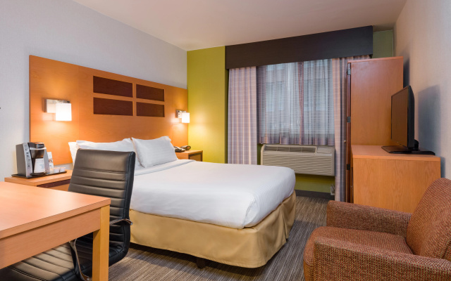 Holiday Inn Express New York City Times Square by IHG - Image 5
