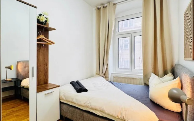 Comfy 4BR 10 Min Transport to Stadthalle