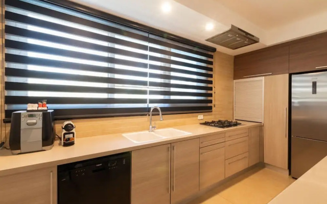 Huge Pampering Villa 5 BR with Jacuzzi