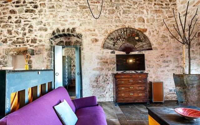 Lush Holiday Home in Ragusa with Pool & Antique Interiors