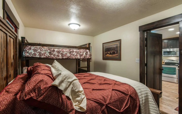 Hideaway Above The Stream