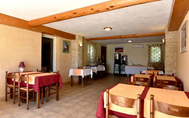 Hotel Pernes Les Fountaines