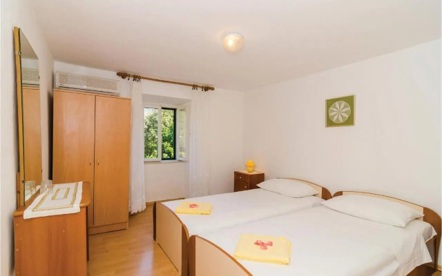 Three-Bedroom Apartment in Zaton Veliki