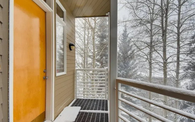 1-1220 Lionsridge Loop 3B