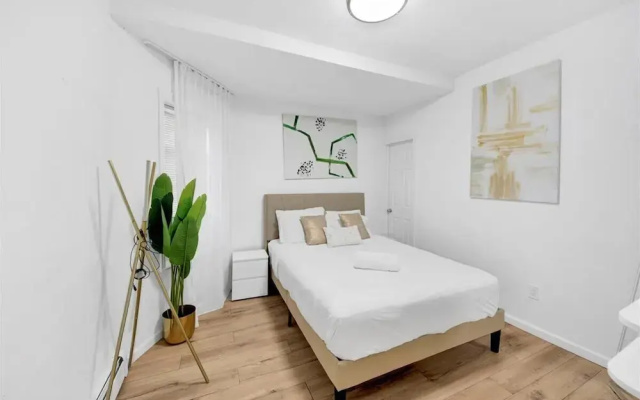 Luxury 5 BR Home Free Parking