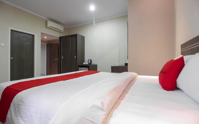 RedDoorz Plus Syariah @ Jalan Sriwijaya Medan