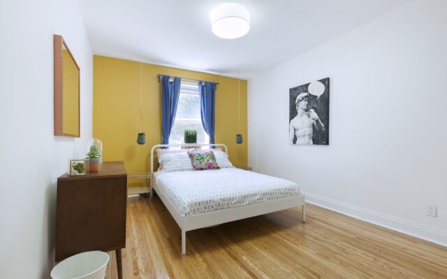 Bright 4-Bedroom in Forest Hill