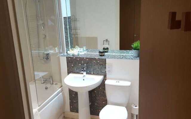 2-bedroom Apartment Riverside Wharf
