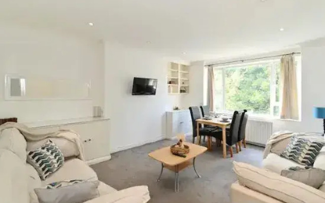 Stylish 3-Bedroom in Maida Vale