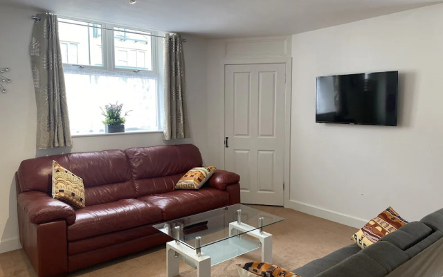 Octagon Apartment 1