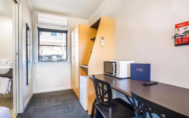 Nightcap at Riverside Hotel