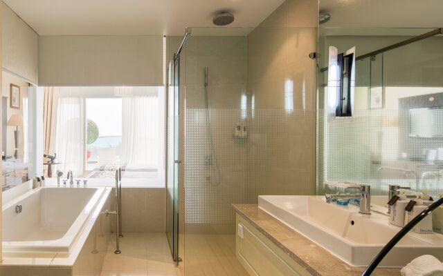 Sea Links Beach Hotel