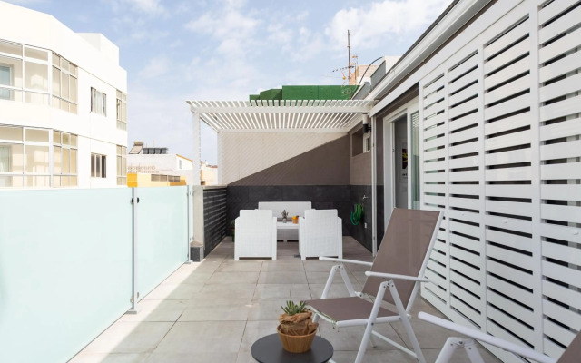 Durmiendo sobre el mar, Vivienda Los Riscos