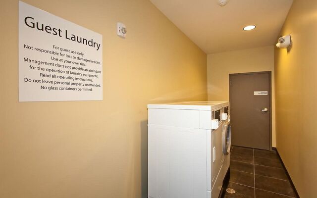 Holiday Inn Express Hotel & Suites Newton