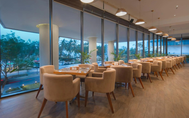 Starcity Hotel & Condotel Beachfront Nha Trang