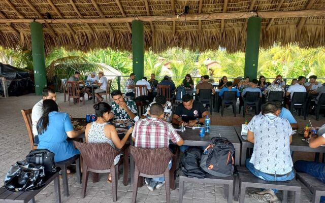 Sambo Mambo Beach Hotel