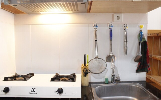 Homey 2BR Apartment at Gateway Pasteur Near Exit Toll By Travelio