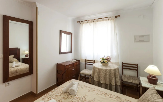 Comtessa in Oliva With 1 Bedrooms and 1 Bathrooms