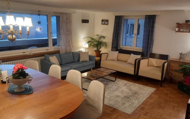 Large Apartment 8beds great for family and friends, Mountain View – Guest Rooms – Amden