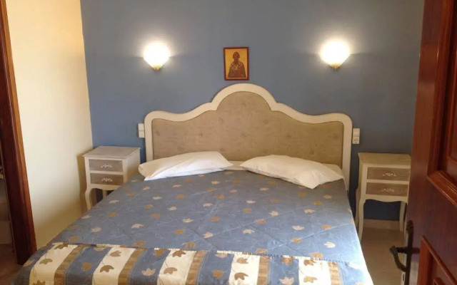 Iro Apartments