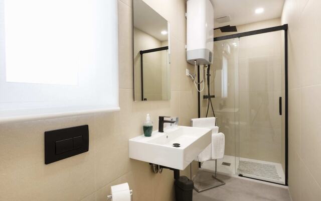 Gzira Suite 13