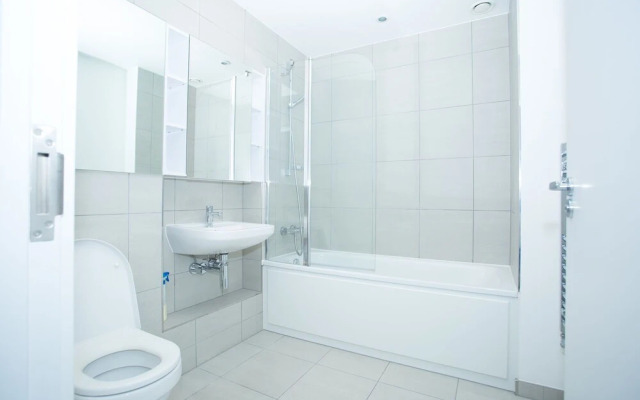 High view 2 Bedroom apt - Woolwich