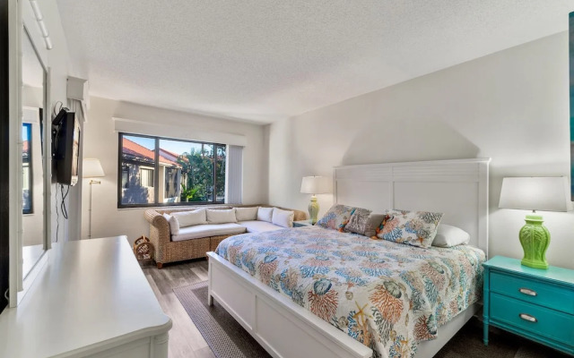 Siesta Dunes Beach 201 by Vtrips