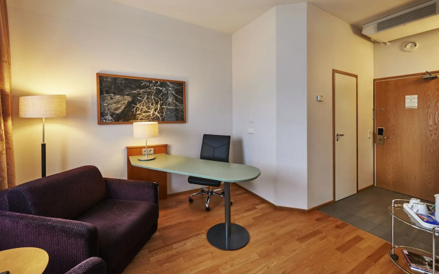 Holiday Inn Helsinki - Vantaa Airport by IHG