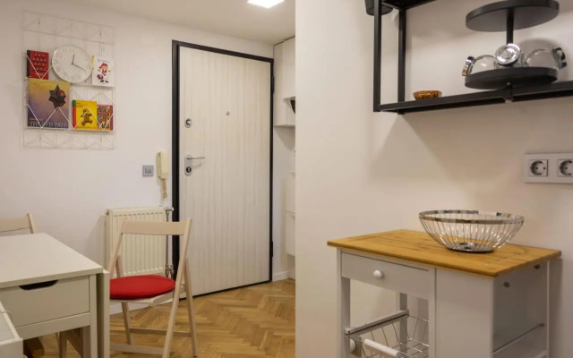 Modern Studio near British Square