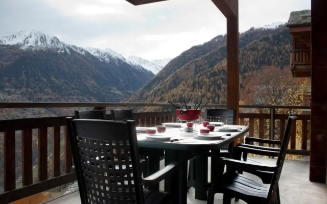 Spacious Chalet Amidst Mountains