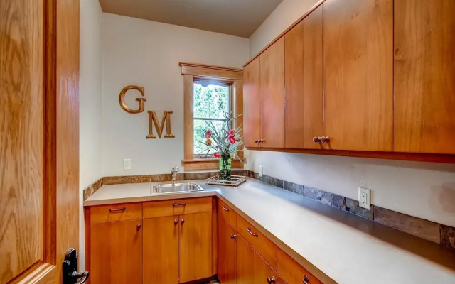 Grace Manor