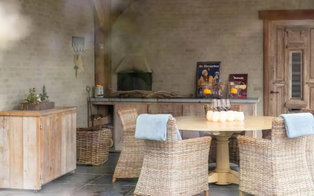 Beautiful Holiday Home in Vlaanderen With Shared Pool