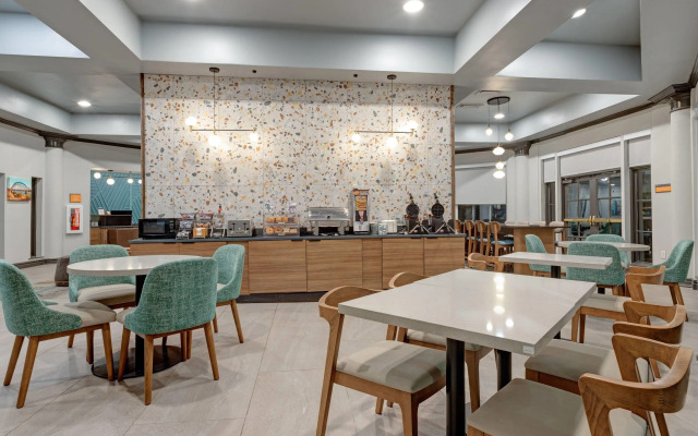 La Quinta Inn & Suites Sherman Denison