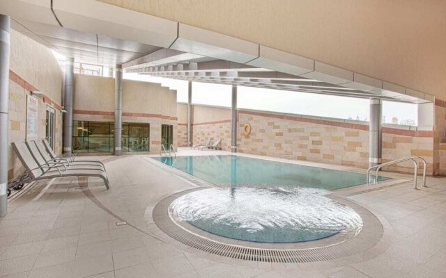 Canal Views Spacious Apartment in Business Bay