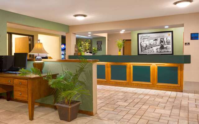 Super 8 by Wyndham Lynchburg VA