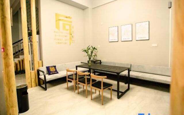 Like Year of Time Flow · Yunqi Homestay