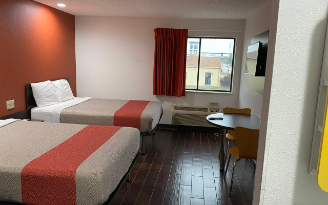 Relax Inn