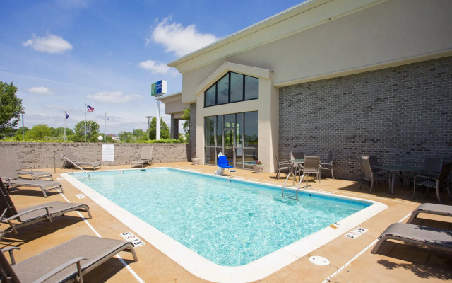 Holiday Inn Express Winchester South-Stephens City by IHG