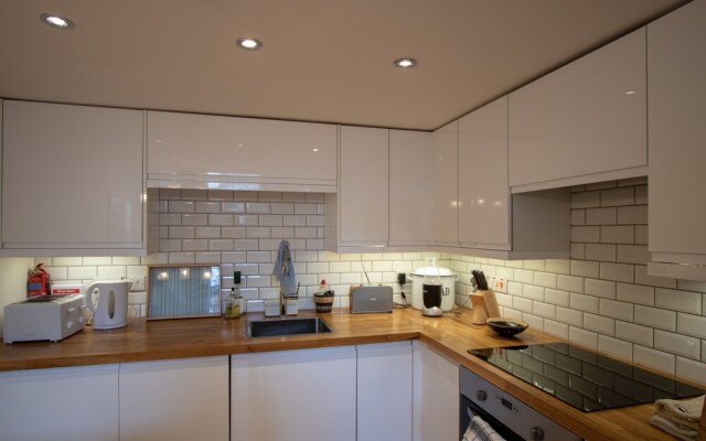 2 Bedroom Apartment in Georgian New Town