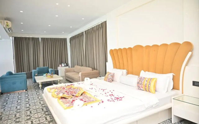 Urvi Banquets & Guest House