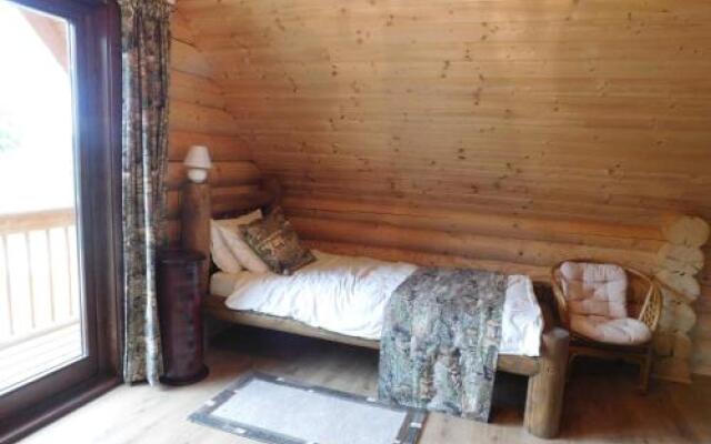 Holden Log House Gyarmat