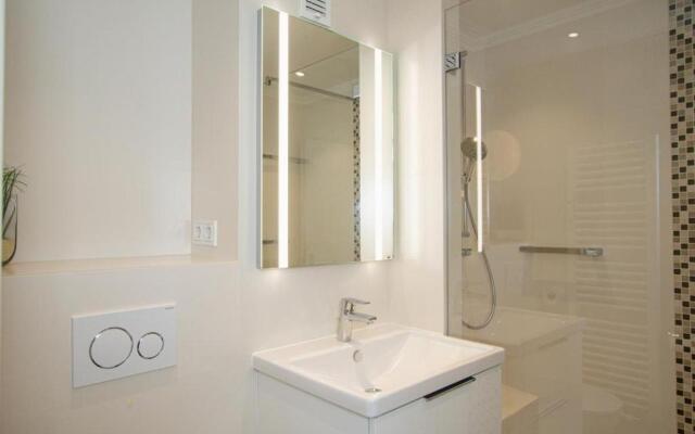 Metro-335-mit-Traumblick-ueber-die-Insel