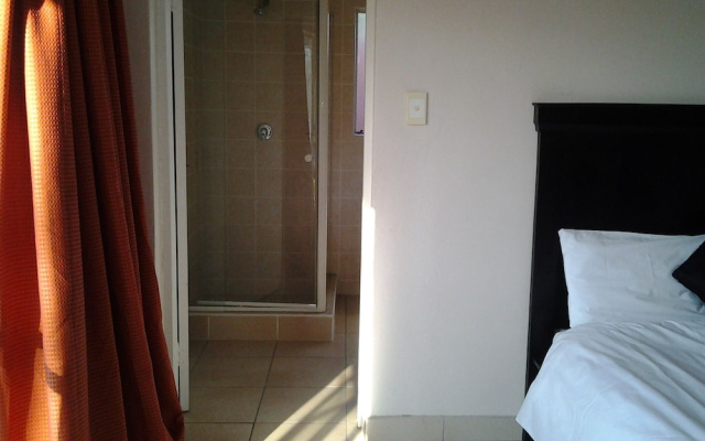 Cozy Guestrooms in Midrand 1