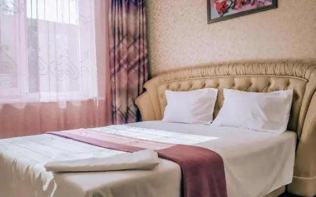2 к квартира рядом стадион Металлист м. Спортивная.