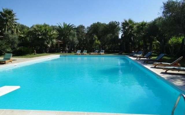 Vibrant Holiday Home in Matino With Swimming Pool