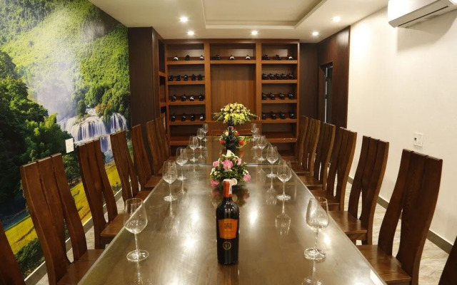 Bao Ngoc Diamond Hotel