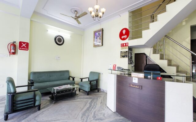 OYO 7794 Hotel Raghukul